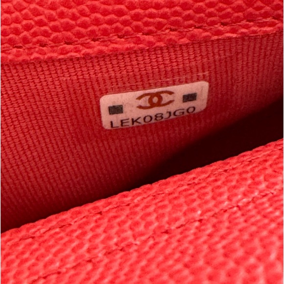 CHANEL CAVIAR QUILTED FLAP PHONE HOLDER WITH CHAIN - Picture 3 of 6